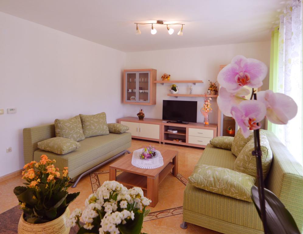 Garden Apartment Maria Vrsar Zewnętrze zdjęcie