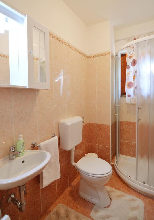 Garden Apartment Maria Vrsar Zewnętrze zdjęcie