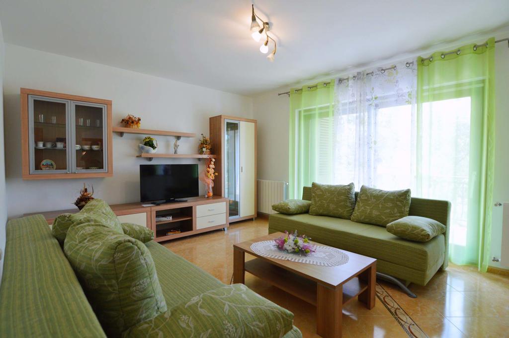 Garden Apartment Maria Vrsar Zewnętrze zdjęcie